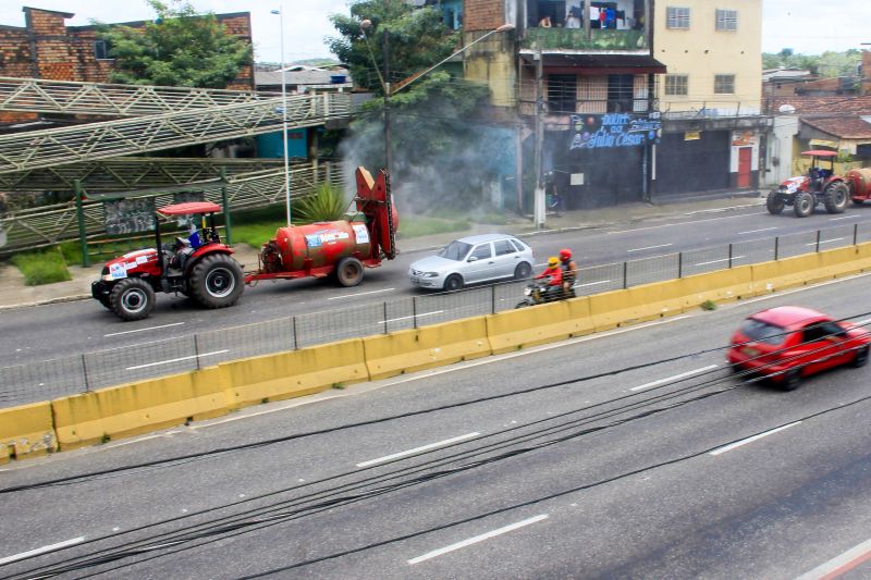 Estado promove 7º dia de desinfecção contra o Covid-19 pelas ruas de Belém <div class='credito_fotos'>Foto: Marcelo Seabra / Ag. Pará | <a href='/midias/2020/originais/6299_a0cae9f6-3071-996c-f2e0-7fdee9dcb1a4.jpg' download><i class='fa-solid fa-download'></i> Download</a></div>