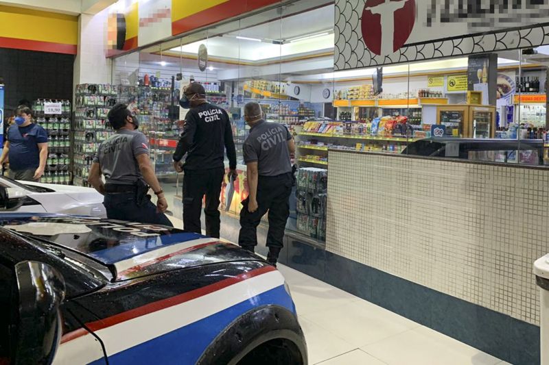 Lojas de conveniência são multadas em Belém durante operação da Polícia Civil <div class='credito_fotos'>Foto: Ascom Polícia Civil   |   <a href='/midias/2020/originais/6313_4411867e-4865-6ac1-1c88-da6850ff8101.jpg' download><i class='fa-solid fa-download'></i> Download</a></div>