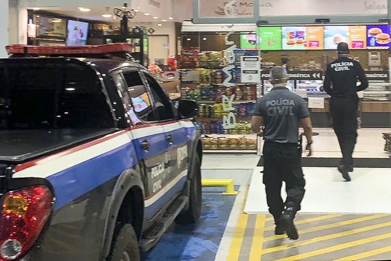 Lojas de conveniência são multadas em Belém durante operação da Polícia Civil <div class='credito_fotos'>Foto: Ascom Polícia Civil   |   <a href='/midias/2020/originais/6313_a01d6789-9f72-8a2a-6982-26b090c1d6b0.jpg' download><i class='fa-solid fa-download'></i> Download</a></div>