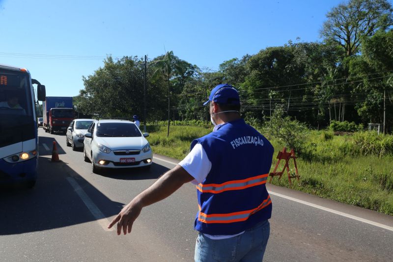 Fiscalização BR Marituba, Centro e Bairro - Lockdown contra Covid-19 <div class='credito_fotos'>Foto: Alex Ribeiro / Ag. Pará | <a href='/midias/2020/originais/6315_4e423a6e-5106-c46b-8b77-53b08a267f7b.jpg' download><i class='fa-solid fa-download'></i> Download</a></div>