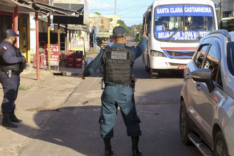 Fiscalização BR Marituba, Centro e Bairro - Lockdown contra Covid-19 <div class='credito_fotos'>Foto: Alex Ribeiro / Ag. Pará | <a href='/midias/2020/originais/6315_9addba1d-b279-9e28-e1fd-77b8c723d492.jpg' download><i class='fa-solid fa-download'></i> Download</a></div>