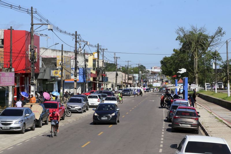 Cotidiano - Praça Matriz de Marituba, região metropolitana de Belém <div class='credito_fotos'>Foto: Alex Ribeiro / Ag. Pará   |   <a href='/midias/2020/originais/6316_06319cdc-c789-8926-9fe8-98bd9b353179.jpg' download><i class='fa-solid fa-download'></i> Download</a></div>