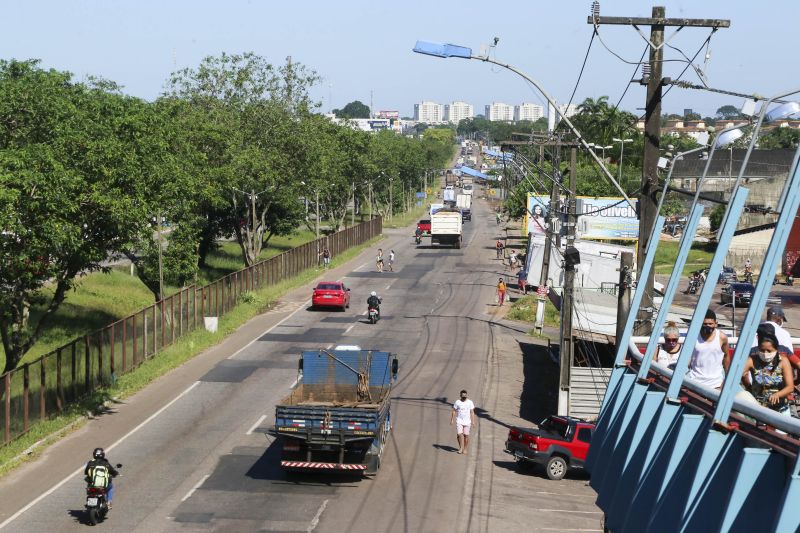 Cotidiano - Praça Matriz de Marituba, região metropolitana de Belém <div class='credito_fotos'>Foto: Alex Ribeiro / Ag. Pará   |   <a href='/midias/2020/originais/6316_1d044227-6ac9-879c-e011-e77a0293ec51.jpg' download><i class='fa-solid fa-download'></i> Download</a></div>