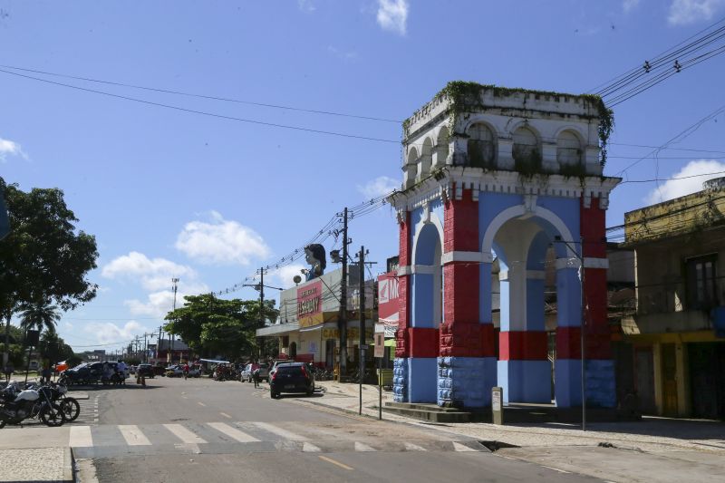 Cotidiano - Praça Matriz de Marituba, região metropolitana de Belém <div class='credito_fotos'>Foto: Alex Ribeiro / Ag. Pará   |   <a href='/midias/2020/originais/6316_f1412a3b-e29b-a508-27a4-e6c98564c768.jpg' download><i class='fa-solid fa-download'></i> Download</a></div>