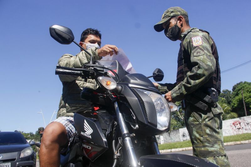Fiscalização Av. João Paulo II - Lockdown <div class='credito_fotos'>Foto: Marcelo Seabra / Ag. Pará | <a href='/midias/2020/originais/6317_53f161e0-2510-b4f8-8c0c-1b806c4e758d.jpg' download><i class='fa-solid fa-download'></i> Download</a></div>