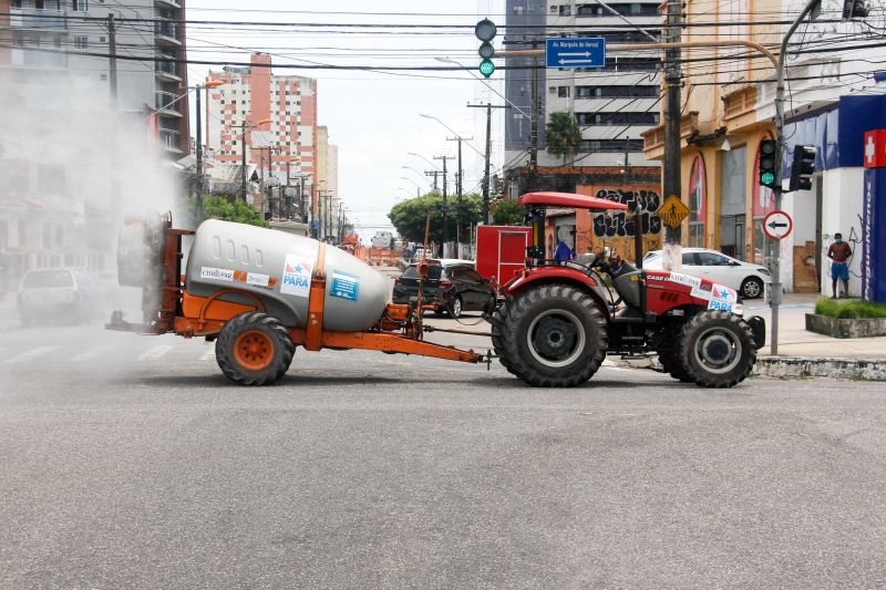 Estado promove 11 º Dia de desinfecção contra covid-19 pelos bairros de Belém. <div class='credito_fotos'>Foto: Marcelo Seabra / Ag. Pará | <a href='/midias/2020/originais/6322_235ca705-1d68-8674-4638-81ef57fd1242.jpg' download><i class='fa-solid fa-download'></i> Download</a></div>
