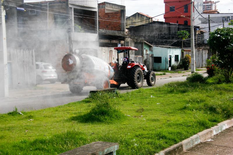 Estado promove 11 º Dia de desinfecção contra covid-19 pelos bairros de Belém. <div class='credito_fotos'>Foto: Marcelo Seabra / Ag. Pará | <a href='/midias/2020/originais/6322_2df3bf47-d241-4e3a-4acd-f83c883e00b1.jpg' download><i class='fa-solid fa-download'></i> Download</a></div>