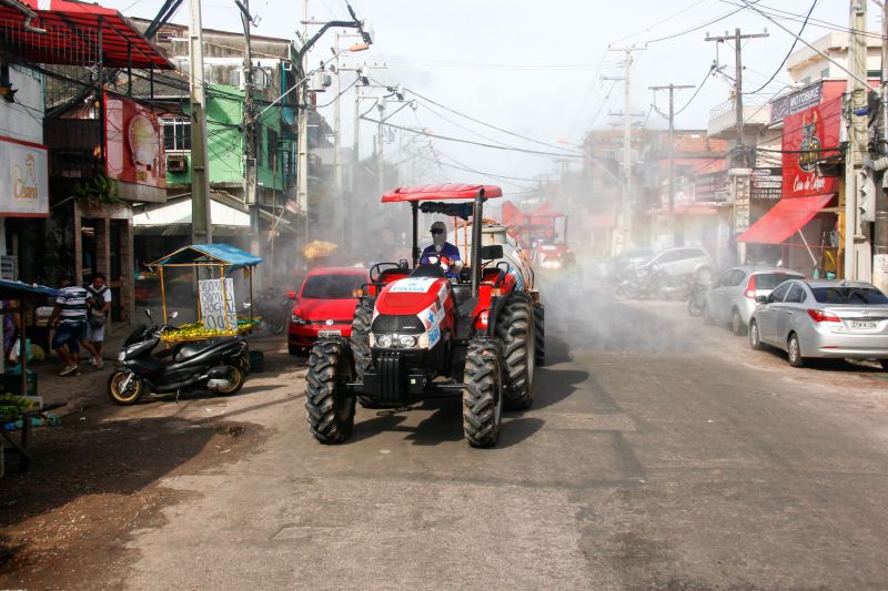 Estado promove 11 º Dia de desinfecção contra covid-19 pelos bairros de Belém. <div class='credito_fotos'>Foto: Marcelo Seabra / Ag. Pará | <a href='/midias/2020/originais/6322_35be5d13-fdfb-caf1-36b8-cb6ac51582b1.jpg' download><i class='fa-solid fa-download'></i> Download</a></div>