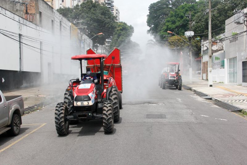 Estado promove 11 º Dia de desinfecção contra covid-19 pelos bairros de Belém. <div class='credito_fotos'>Foto: Marcelo Seabra / Ag. Pará | <a href='/midias/2020/originais/6322_62117d4f-71d8-6cbd-d9e2-2dce36d7b739.jpg' download><i class='fa-solid fa-download'></i> Download</a></div>