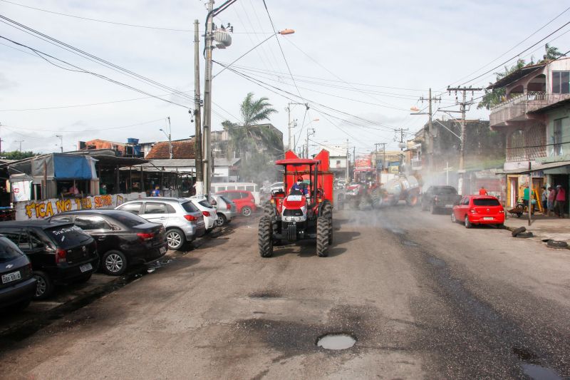 Estado promove 11 º Dia de desinfecção contra covid-19 pelos bairros de Belém. <div class='credito_fotos'>Foto: Marcelo Seabra / Ag. Pará | <a href='/midias/2020/originais/6322_8ad2195f-0d96-9357-726d-440429bda15b.jpg' download><i class='fa-solid fa-download'></i> Download</a></div>