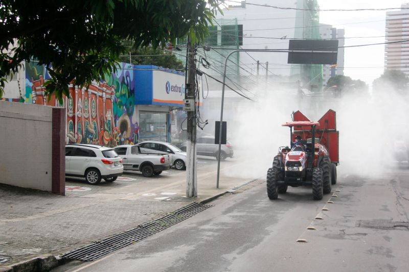 Estado promove 11 º Dia de desinfecção contra covid-19 pelos bairros de Belém. <div class='credito_fotos'>Foto: Marcelo Seabra / Ag. Pará | <a href='/midias/2020/originais/6322_9d5fcf54-77f3-00d5-eff0-21525d35d3f0.jpg' download><i class='fa-solid fa-download'></i> Download</a></div>