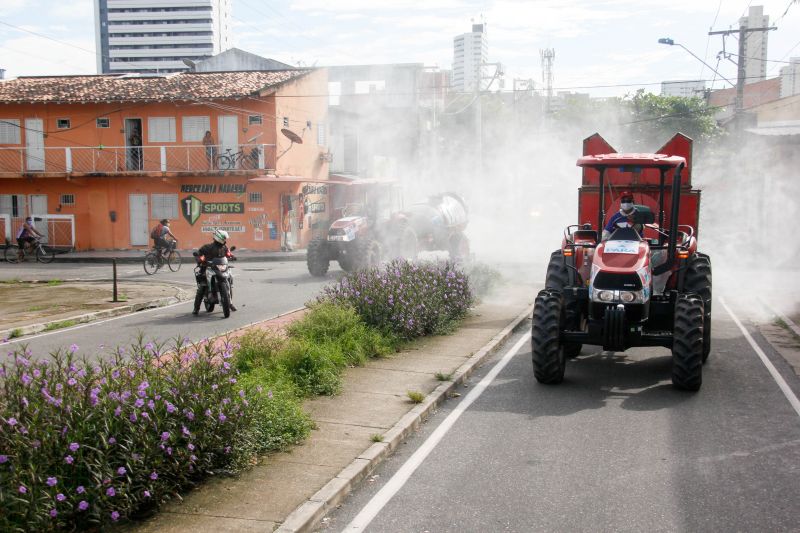 Estado promove 11 º Dia de desinfecção contra covid-19 pelos bairros de Belém. <div class='credito_fotos'>Foto: Marcelo Seabra / Ag. Pará | <a href='/midias/2020/originais/6322_f12c4539-f4b9-fe59-65e8-2fcb27927e2c.jpg' download><i class='fa-solid fa-download'></i> Download</a></div>