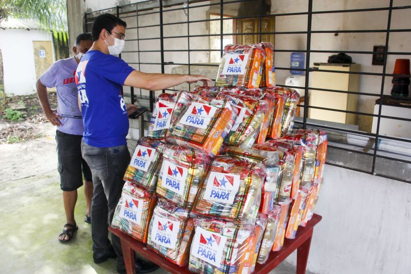 Moradores da Cabanagem recebem 200 cestas de alimentos por meio do Terpaz <div class='credito_fotos'>Foto: Marcelo Seabra / Ag. Pará | <a href='/midias/2020/originais/6330_dbb730c2-5f7e-0d08-be2f-f692747b4026.jpg' download><i class='fa-solid fa-download'></i> Download</a></div>