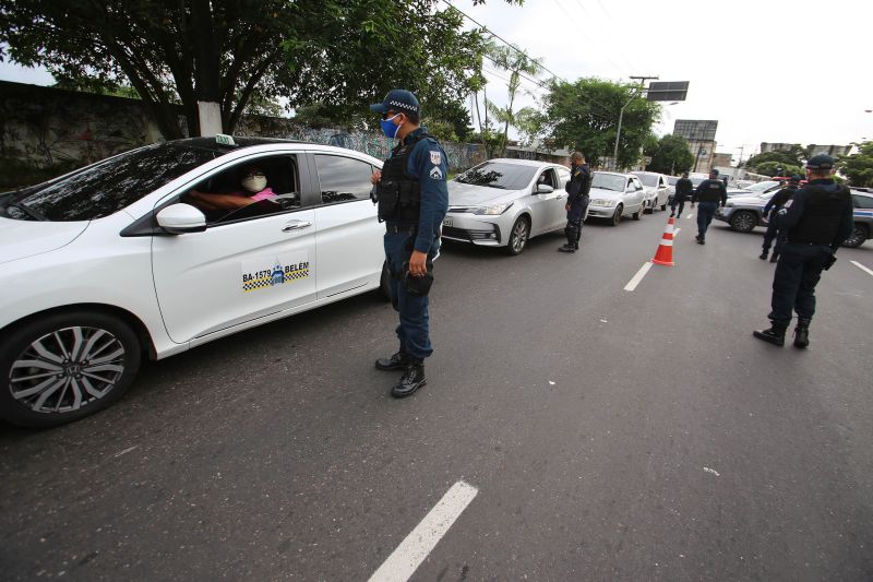 PM Operação / Lockdown / Almirante Barroso <div class='credito_fotos'>Foto: Bruno Cecim / Ag.Pará | <a href='/midias/2020/originais/6334_247cb88e-c38c-164a-108a-91aa15c8f41f.jpg' download><i class='fa-solid fa-download'></i> Download</a></div>