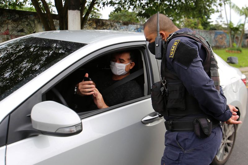 PM Operação / Lockdown / Almirante Barroso <div class='credito_fotos'>Foto: Bruno Cecim / Ag.Pará | <a href='/midias/2020/originais/6334_291d3636-37ee-b592-4ad6-d18eb289cab8.jpg' download><i class='fa-solid fa-download'></i> Download</a></div>
