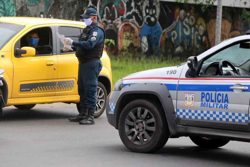 PM Operação / Lockdown / Almirante Barroso <div class='credito_fotos'>Foto: Bruno Cecim / Ag.Pará | <a href='/midias/2020/originais/6334_59f6beaa-2875-4157-45c3-e17019d2f982.jpg' download><i class='fa-solid fa-download'></i> Download</a></div>