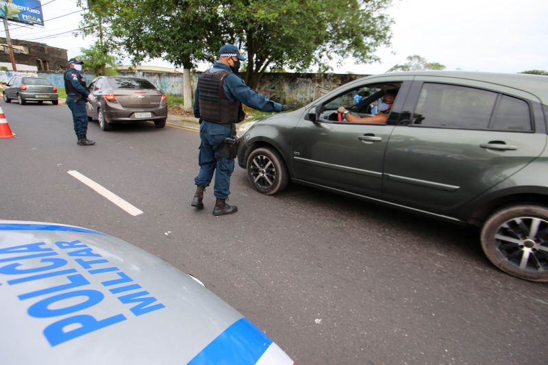 PM Operação / Lockdown / Almirante Barroso <div class='credito_fotos'>Foto: Bruno Cecim / Ag.Pará | <a href='/midias/2020/originais/6334_b2086a44-4bc6-799d-bada-92ca82e716ee.jpg' download><i class='fa-solid fa-download'></i> Download</a></div>