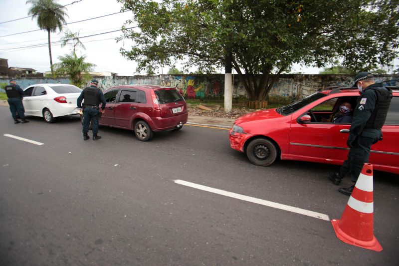 PM Operação / Lockdown / Almirante Barroso <div class='credito_fotos'>Foto: Bruno Cecim / Ag.Pará | <a href='/midias/2020/originais/6334_e44de571-5e53-8f07-6a59-d3d91553da79.jpg' download><i class='fa-solid fa-download'></i> Download</a></div>