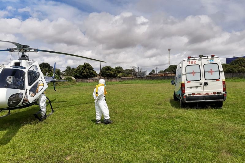 Hospital de Campanha de Santarém recebe primeiro paciente por meio do transporte Aeromédico <div class='credito_fotos'>Foto: Ronilma Santos / Ascom CRGSP | <a href='/midias/2020/originais/6339_8269b438-fa49-1808-2918-760edf1df6f7.jpg' download><i class='fa-solid fa-download'></i> Download</a></div>