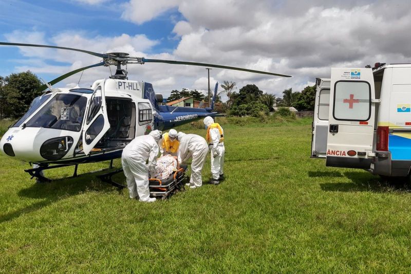 Hospital de Campanha de Santarém recebe primeiro paciente por meio do transporte Aeromédico <div class='credito_fotos'>Foto: Ronilma Santos / Ascom CRGSP | <a href='/midias/2020/originais/6339_98c517be-5c0e-d392-28d7-13718923d531.jpg' download><i class='fa-solid fa-download'></i> Download</a></div>