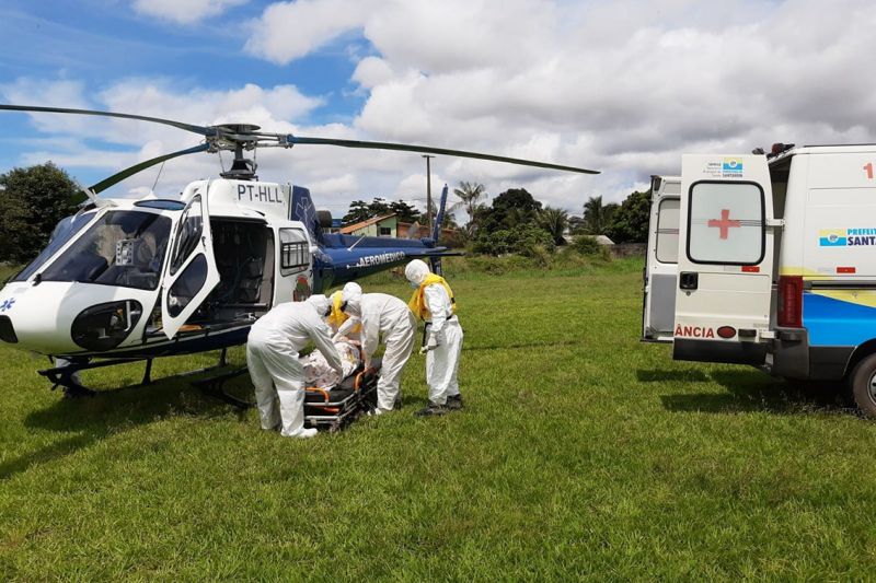 Hospital de Campanha de Santarém recebe primeiro paciente por meio do transporte Aeromédico <div class='credito_fotos'>Foto: Ronilma Santos / Ascom CRGSP | <a href='/midias/2020/originais/6339_ca5fdd24-1904-d426-e2ab-c2629f32c3ec.jpg' download><i class='fa-solid fa-download'></i> Download</a></div>