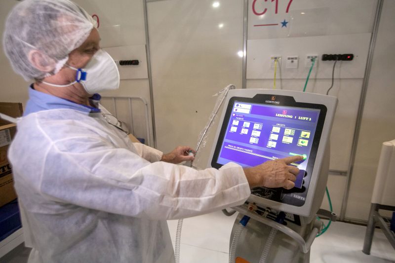 Pará conta com mais 50 novos respiradores para tratamento de pacientes com coronavírus. <div class='credito_fotos'>Foto: Marco Santos / Ag. Pará | <a href='/midias/2020/originais/6343_0f084fae-85c6-9adb-687e-499faad18a11.jpg' download><i class='fa-solid fa-download'></i> Download</a></div>