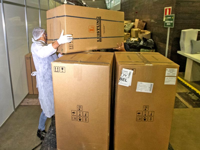 Pará conta com mais 50 novos respiradores para tratamento de pacientes com coronavírus. <div class='credito_fotos'>Foto: Marco Santos / Ag. Pará | <a href='/midias/2020/originais/6343_1daedab9-a02b-3b9f-af23-d696bdbecd7c.jpg' download><i class='fa-solid fa-download'></i> Download</a></div>
