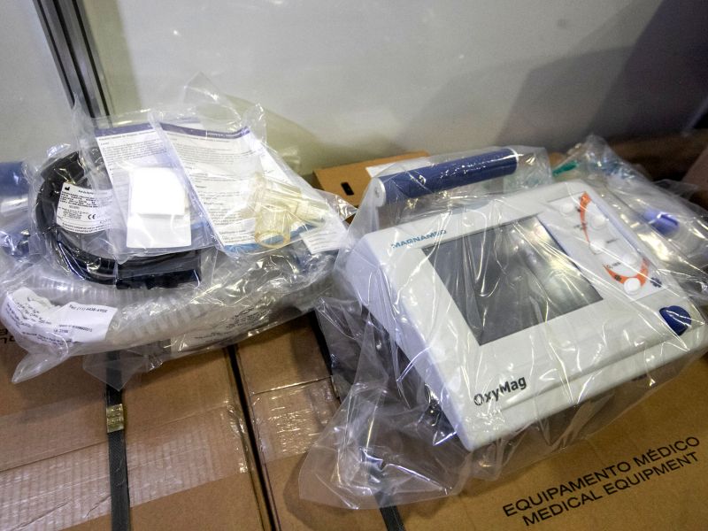 Pará conta com mais 50 novos respiradores para tratamento de pacientes com coronavírus. <div class='credito_fotos'>Foto: Marco Santos / Ag. Pará | <a href='/midias/2020/originais/6343_70587b89-5b41-982a-1845-0e28b7e7a17e.jpg' download><i class='fa-solid fa-download'></i> Download</a></div>