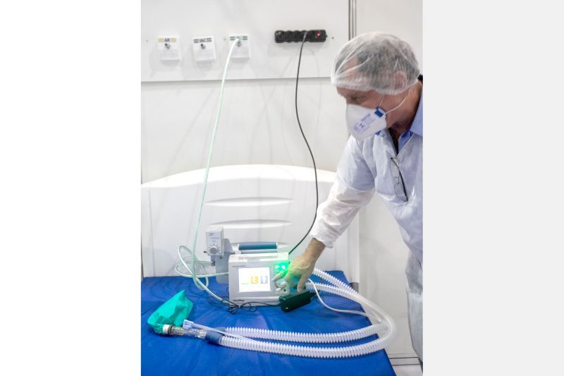 Pará conta com mais 50 novos respiradores para tratamento de pacientes com coronavírus. <div class='credito_fotos'>Foto: Marco Santos / Ag. Pará | <a href='/midias/2020/originais/6343_72ec22a7-ec02-3ca7-fe60-6974fc73a025.jpg' download><i class='fa-solid fa-download'></i> Download</a></div>