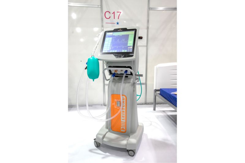 Pará conta com mais 50 novos respiradores para tratamento de pacientes com coronavírus. <div class='credito_fotos'>Foto: Marco Santos / Ag. Pará | <a href='/midias/2020/originais/6343_ac40d5b2-55ad-f6eb-238a-4bc564391572.jpg' download><i class='fa-solid fa-download'></i> Download</a></div>
