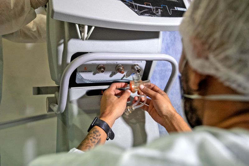 Pará conta com mais 50 novos respiradores para tratamento de pacientes com coronavírus. <div class='credito_fotos'>Foto: Marco Santos / Ag. Pará | <a href='/midias/2020/originais/6343_c572f80f-194d-af12-1344-568441cbae04.jpg' download><i class='fa-solid fa-download'></i> Download</a></div>