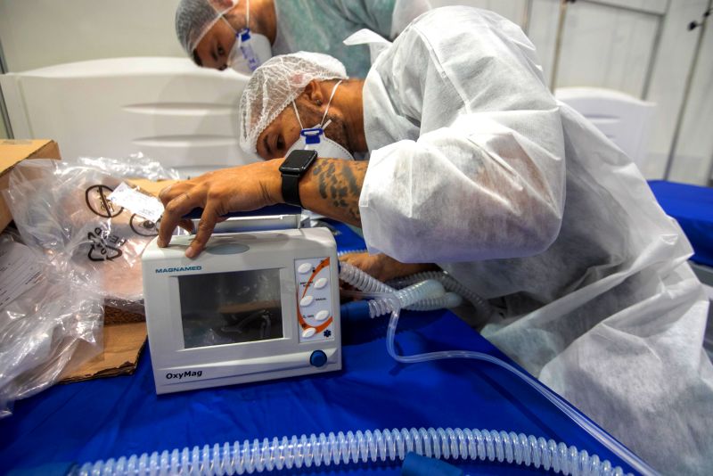 Pará conta com mais 50 novos respiradores para tratamento de pacientes com coronavírus. <div class='credito_fotos'>Foto: Marco Santos / Ag. Pará | <a href='/midias/2020/originais/6343_dd0671df-18c3-5f1d-cde4-822161f4e090.jpg' download><i class='fa-solid fa-download'></i> Download</a></div>