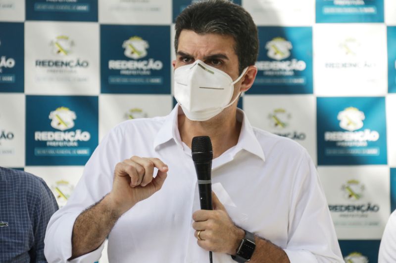 Assinatura do convênio hospital de campanha município de Redenção. <div class='credito_fotos'>Foto: Bruno Cecim / Ag.Pará | <a href='/midias/2020/originais/6352_253423be-7122-92c7-d3a0-087a0510f4fd.jpg' download><i class='fa-solid fa-download'></i> Download</a></div>