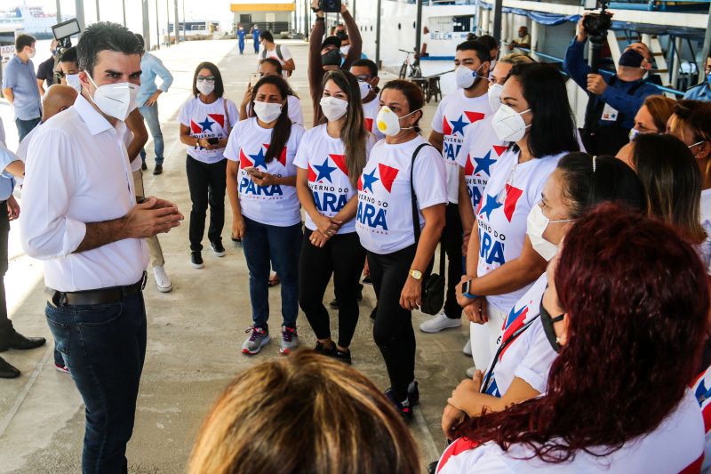 Navio Policlinica itinerante. <div class='credito_fotos'>Foto: Bruno Cecim / Ag.Pará   |   <a href='/midias/2020/originais/6417_f1676907-f177-2aca-455b-3113881fc4ee.jpg' download><i class='fa-solid fa-download'></i> Download</a></div>