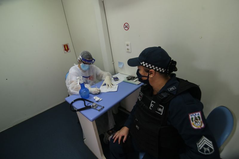 BelÃ©m 20 de junho de 2020, a PolicÃ­nia Intinerante chegou na Escola Ramiro Olavo Ribeiro de Castro, bairrio da guanabara em Ananindeua. <div class='credito_fotos'>Foto: Alex Ribeiro / Ag. Pará   |   <a href='/midias/2020/originais/6438_a3c85e77-b873-f2a1-1bf6-4dee0f136d1a.jpg' download><i class='fa-solid fa-download'></i> Download</a></div>