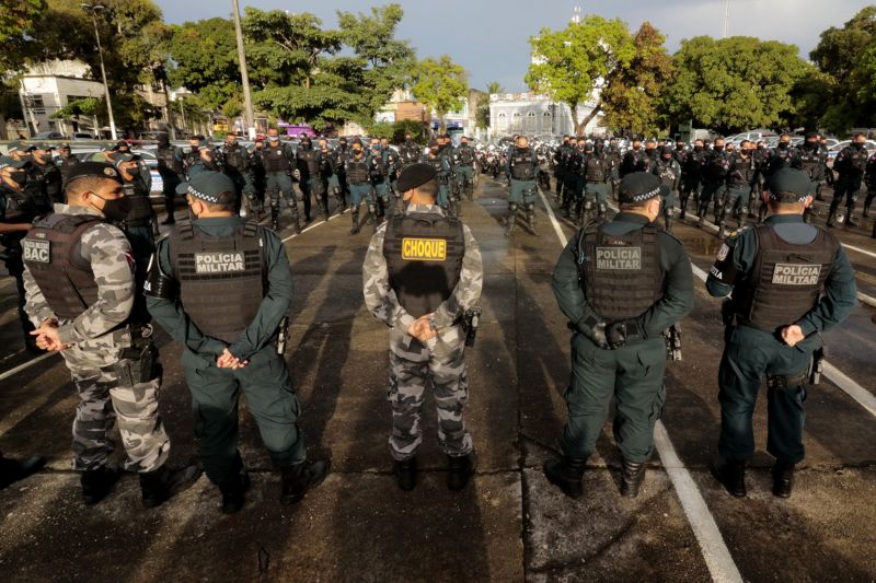 Belém, Pará, Brasil. OPERAÇÃO SEGURANÇA, Praça da Bandeira - 19/06/2020. Foto: Ricardo Amanajás / Ag Pará. <div class='credito_fotos'>Foto: Ricardo Amanajás / Ag. Pará | <a href='/midias/2020/originais/6464_78720840-9aef-9609-eb27-defadaafd0af.jpg' download><i class='fa-solid fa-download'></i> Download</a></div>