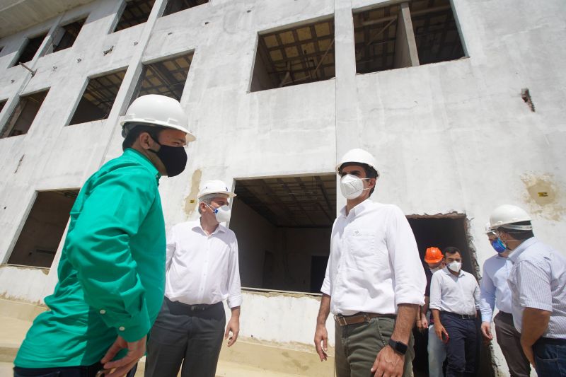 Governador acompanha obras do hospital materno infantil de Santarém <div class='credito_fotos'>Foto: Marco Santos / Ag. Pará | <a href='/midias/2020/originais/6477_76f5d4c6-140e-eb59-9776-b9f9354a98c1.jpg' download><i class='fa-solid fa-download'></i> Download</a></div>