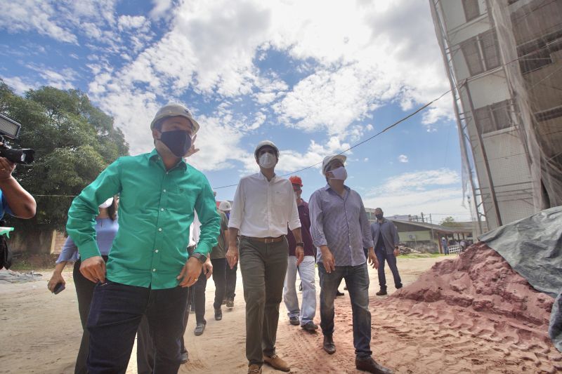 Governador acompanha obras do hospital materno infantil de Santarém <div class='credito_fotos'>Foto: Marco Santos / Ag. Pará | <a href='/midias/2020/originais/6477_d718d921-c41d-6085-23bc-11a7debab636.jpg' download><i class='fa-solid fa-download'></i> Download</a></div>