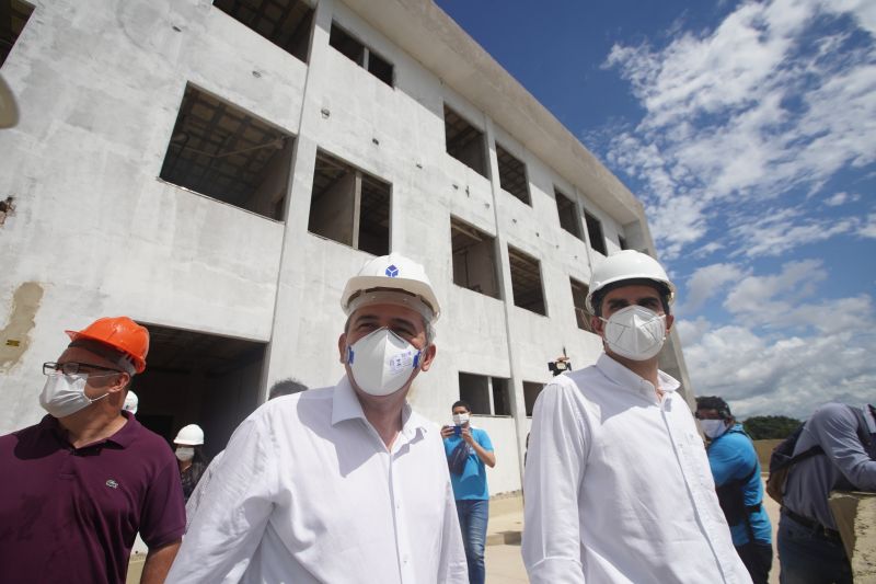 Governador acompanha obras do hospital materno infantil de Santarém <div class='credito_fotos'>Foto: Marco Santos / Ag. Pará | <a href='/midias/2020/originais/6477_fd6c1a5a-a91b-45d0-1b0c-b47f864db95f.jpg' download><i class='fa-solid fa-download'></i> Download</a></div>