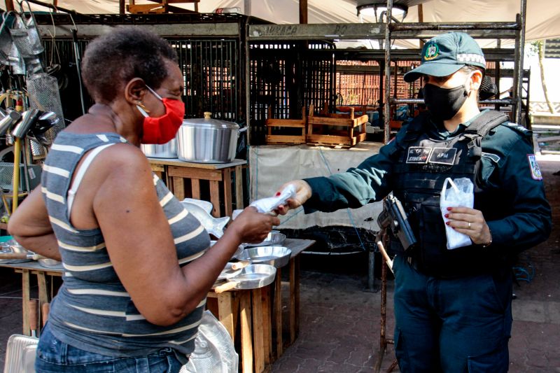 BelÃ©m, ParÃ¡, Brasil. ENTREGA MASCARAS PM, 2Â° BatalhÃ£o de PolÃ­cia Militar - 24/06/2020. Foto: Ricardo AmanajÃ¡s / Ag ParÃ¡. <div class='credito_fotos'>Foto: Ricardo Amanajás / Ag. Pará   |   <a href='/midias/2020/originais/6488_52200441-1627-12f2-0b3f-2f5fb491d889.jpg' download><i class='fa-solid fa-download'></i> Download</a></div>