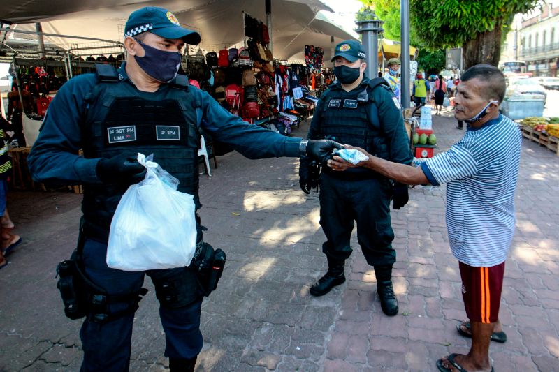 BelÃ©m, ParÃ¡, Brasil. ENTREGA MASCARAS PM, 2Â° BatalhÃ£o de PolÃ­cia Militar - 24/06/2020. Foto: Ricardo AmanajÃ¡s / Ag ParÃ¡. <div class='credito_fotos'>Foto: Ricardo Amanajás / Ag. Pará   |   <a href='/midias/2020/originais/6488_60fa21ae-cd21-cce1-ab58-85a8f6256abc.jpg' download><i class='fa-solid fa-download'></i> Download</a></div>
