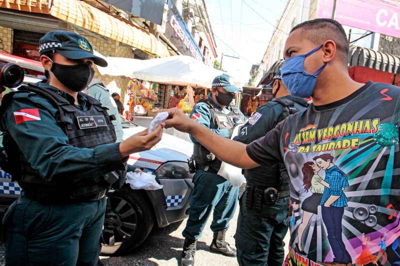 BelÃ©m, ParÃ¡, Brasil. ENTREGA MASCARAS PM, 2Â° BatalhÃ£o de PolÃ­cia Militar - 24/06/2020. Foto: Ricardo AmanajÃ¡s / Ag ParÃ¡. <div class='credito_fotos'>Foto: Ricardo Amanajás / Ag. Pará   |   <a href='/midias/2020/originais/6488_64283ffb-6e52-bc7c-e670-4d73d45dc30f.jpg' download><i class='fa-solid fa-download'></i> Download</a></div>