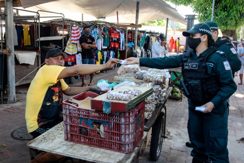 BelÃ©m, ParÃ¡, Brasil. ENTREGA MASCARAS PM, 2Â° BatalhÃ£o de PolÃ­cia Militar - 24/06/2020. Foto: Ricardo AmanajÃ¡s / Ag ParÃ¡. <div class='credito_fotos'>Foto: Ricardo Amanajás / Ag. Pará   |   <a href='/midias/2020/originais/6488_a5798691-8a33-24e5-2f22-7c71dca3960d.jpg' download><i class='fa-solid fa-download'></i> Download</a></div>