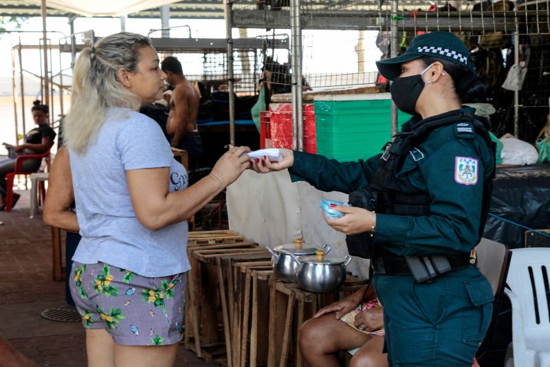 BelÃ©m, ParÃ¡, Brasil. ENTREGA MASCARAS PM, 2Â° BatalhÃ£o de PolÃ­cia Militar - 24/06/2020. Foto: Ricardo AmanajÃ¡s / Ag ParÃ¡. <div class='credito_fotos'>Foto: Ricardo Amanajás / Ag. Pará   |   <a href='/midias/2020/originais/6488_ccbf3ff3-8377-224a-2d01-3003fbfe3cfb.jpg' download><i class='fa-solid fa-download'></i> Download</a></div>