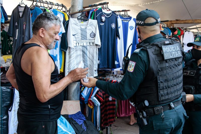 BelÃ©m, ParÃ¡, Brasil. ENTREGA MASCARAS PM, 2Â° BatalhÃ£o de PolÃ­cia Militar - 24/06/2020. Foto: Ricardo AmanajÃ¡s / Ag ParÃ¡. <div class='credito_fotos'>Foto: Ricardo Amanajás / Ag. Pará   |   <a href='/midias/2020/originais/6488_e847880d-966f-3afb-4e33-6f7754c89fee.jpg' download><i class='fa-solid fa-download'></i> Download</a></div>