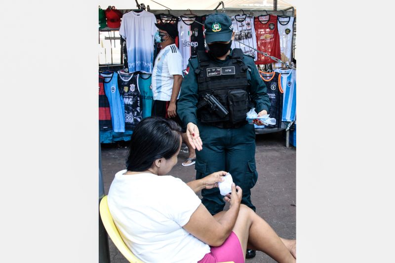 BelÃ©m, ParÃ¡, Brasil. ENTREGA MASCARAS PM, 2Â° BatalhÃ£o de PolÃ­cia Militar - 24/06/2020. Foto: Ricardo AmanajÃ¡s / Ag ParÃ¡. <div class='credito_fotos'>Foto: Ricardo Amanajás / Ag. Pará   |   <a href='/midias/2020/originais/6488_f2779d76-3248-787d-e066-f9860520c3a8.jpg' download><i class='fa-solid fa-download'></i> Download</a></div>