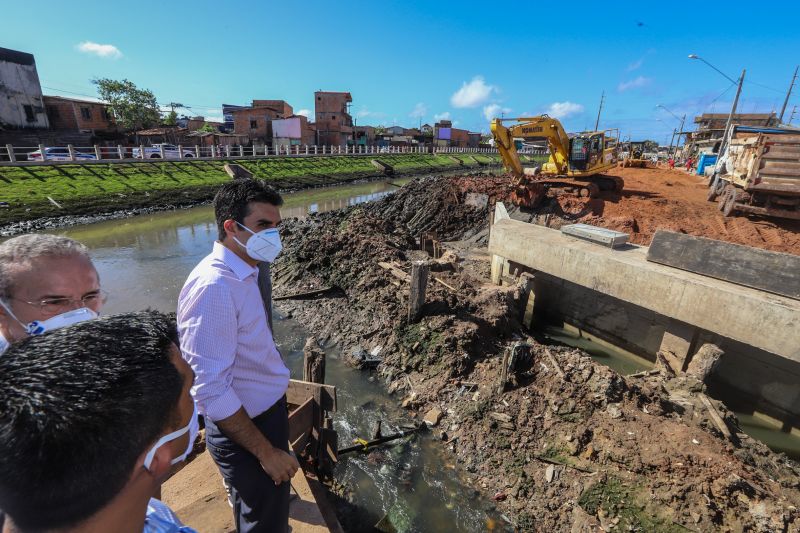 Moradores acompanham os avanços na macrodrenagem da Bacia do Tucunduba <div class='credito_fotos'>Foto: Marco Santos / Ag. Pará | <a href='/midias/2020/originais/6493_c3fea4e3-5d49-01b9-8d9f-d2af051330d0.jpg' download><i class='fa-solid fa-download'></i> Download</a></div>