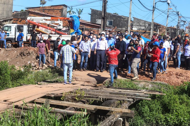 Moradores acompanham os avanços na macrodrenagem da Bacia do Tucunduba <div class='credito_fotos'>Foto: Marco Santos / Ag. Pará | <a href='/midias/2020/originais/6493_f7d5680b-b0c0-1fdc-ee3c-73d12c44caf5.jpg' download><i class='fa-solid fa-download'></i> Download</a></div>