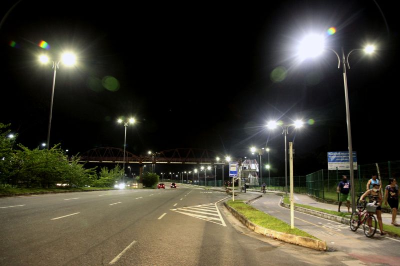 Belém, Pará, Brasil. ILUMINAÇÃO JOÃO PAULO II - 01/07/2020. Foto: Ricardo Amanajás / Agência Pará. <div class='credito_fotos'>Foto: Ricardo Amanajás / Ag. Pará | <a href='/midias/2020/originais/6520_60087abc-75e0-7ca3-2aa8-0e4fcfc111fa.jpg' download><i class='fa-solid fa-download'></i> Download</a></div>
