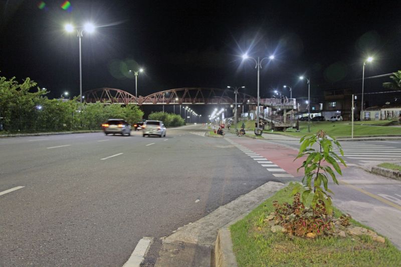 Belém, Pará, Brasil. ILUMINAÇÃO JOÃO PAULO II - 01/07/2020. Foto: Ricardo Amanajás / Agência Pará. <div class='credito_fotos'>Foto: Ricardo Amanajás / Ag. Pará | <a href='/midias/2020/originais/6520_6a0e3867-7402-18ef-4d41-5bc825f1e0a4.jpg' download><i class='fa-solid fa-download'></i> Download</a></div>